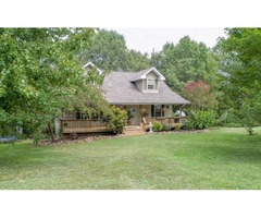 Wheeping Willows, Walking Trails, Seasonal Creek, and the most adorable chicken coop | free-classifieds-usa.com - 1
