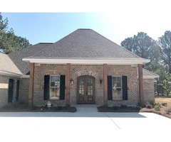 This 4 bedroom, 3 bath,3 car garage has all the curb appeal sitting on a large lot | free-classifieds-usa.com - 2