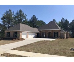 This 4 bedroom, 3 bath,3 car garage has all the curb appeal sitting on a large lot | free-classifieds-usa.com - 4