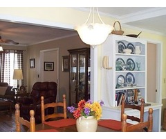 4 Beds, 3 Baths, Handyman special Large family home with barn in great neighborhood Asking 400k | free-classifieds-usa.com - 4