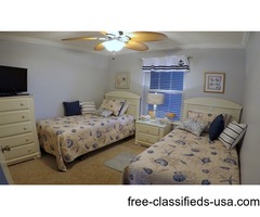 Charming Poolside Villa with Parking Lot | free-classifieds-usa.com - 1
