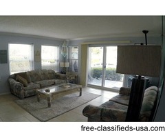 Charming Poolside Villa with Parking Lot | free-classifieds-usa.com - 2