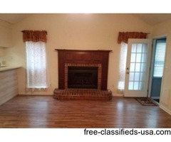 Beautiful 3 bed 2 ba with A Privacy Fence In The Backyard | free-classifieds-usa.com - 1