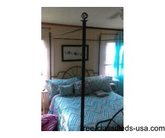 Queen size canopy bed | free-classifieds-usa.com - 1