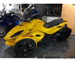 CLEAN 2013 Can-Am Spyder ST-S SE5 Roadster Motorcycle in Yellow | free-classifieds-usa.com - 1