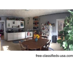 third floor 2/3 Bedroom in the East End/East Bayside area | free-classifieds-usa.com - 1