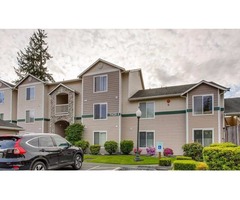 Spacious top floor condo w/ vaulted ceilings and open floor plan | free-classifieds-usa.com - 1