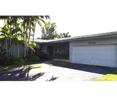 Lovely & Spacious Canal-front home in South Miami | free-classifieds-usa.com - 1