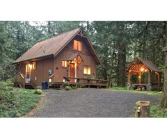 A very private 2-story cabin with a private outdoor Hot Tub! | free-classifieds-usa.com - 1