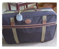 Large suitcase | free-classifieds-usa.com - 1
