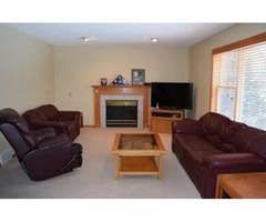Best deal in Salem Hills Farm! Spacious, modified two-story walkout | free-classifieds-usa.com - 3
