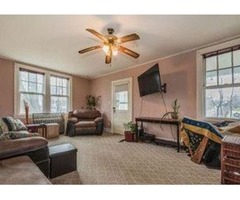Located on a working farm this charming farm house | free-classifieds-usa.com - 2