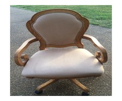 Oak Gaming/Desk Chair Like New | free-classifieds-usa.com - 2